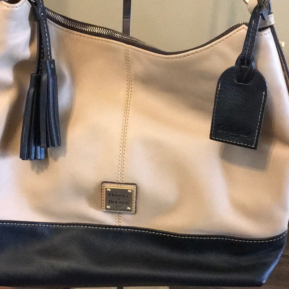 Dooney & Bourke Tan and Black Leather Shoulder Bag. NWOT - Picture 2 of 15